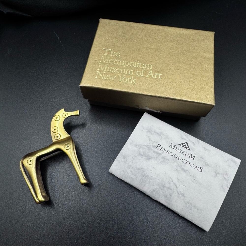 Vintage Metropolitan Museum Greek Mythical Gold Trojan Horse Brass Pin Brooch